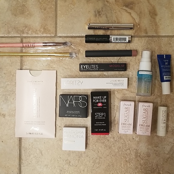 GIVEN AWAY - Cosmetics from Beauty Boxes - Picture 1 of 4